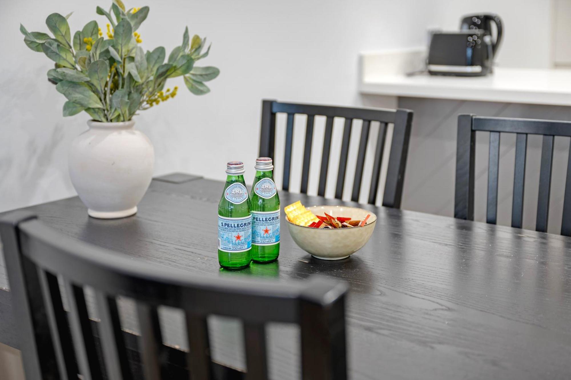 Chic Rosebery 2br With Easy Access Apartment