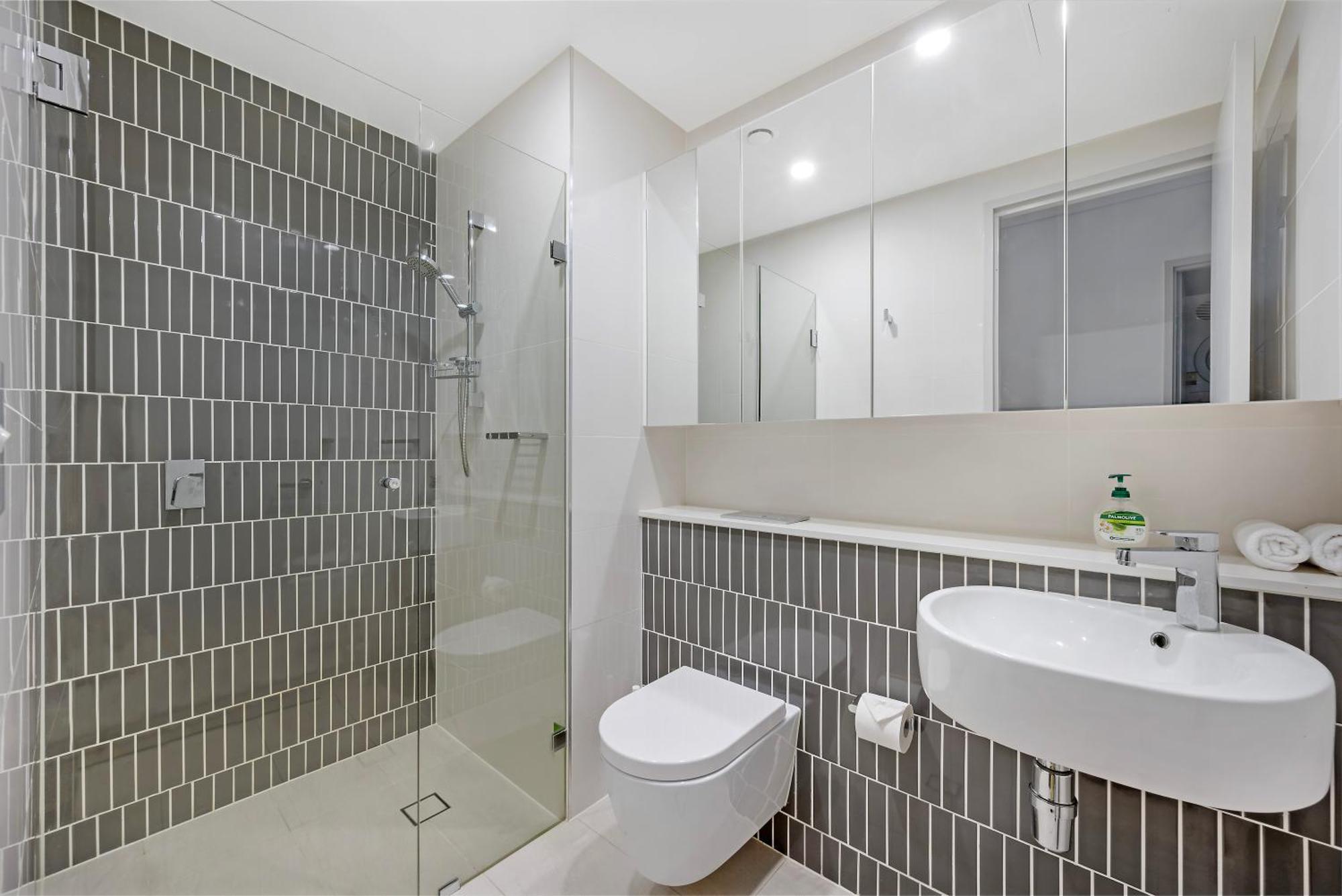Chic Rosebery 2br With Easy Access *