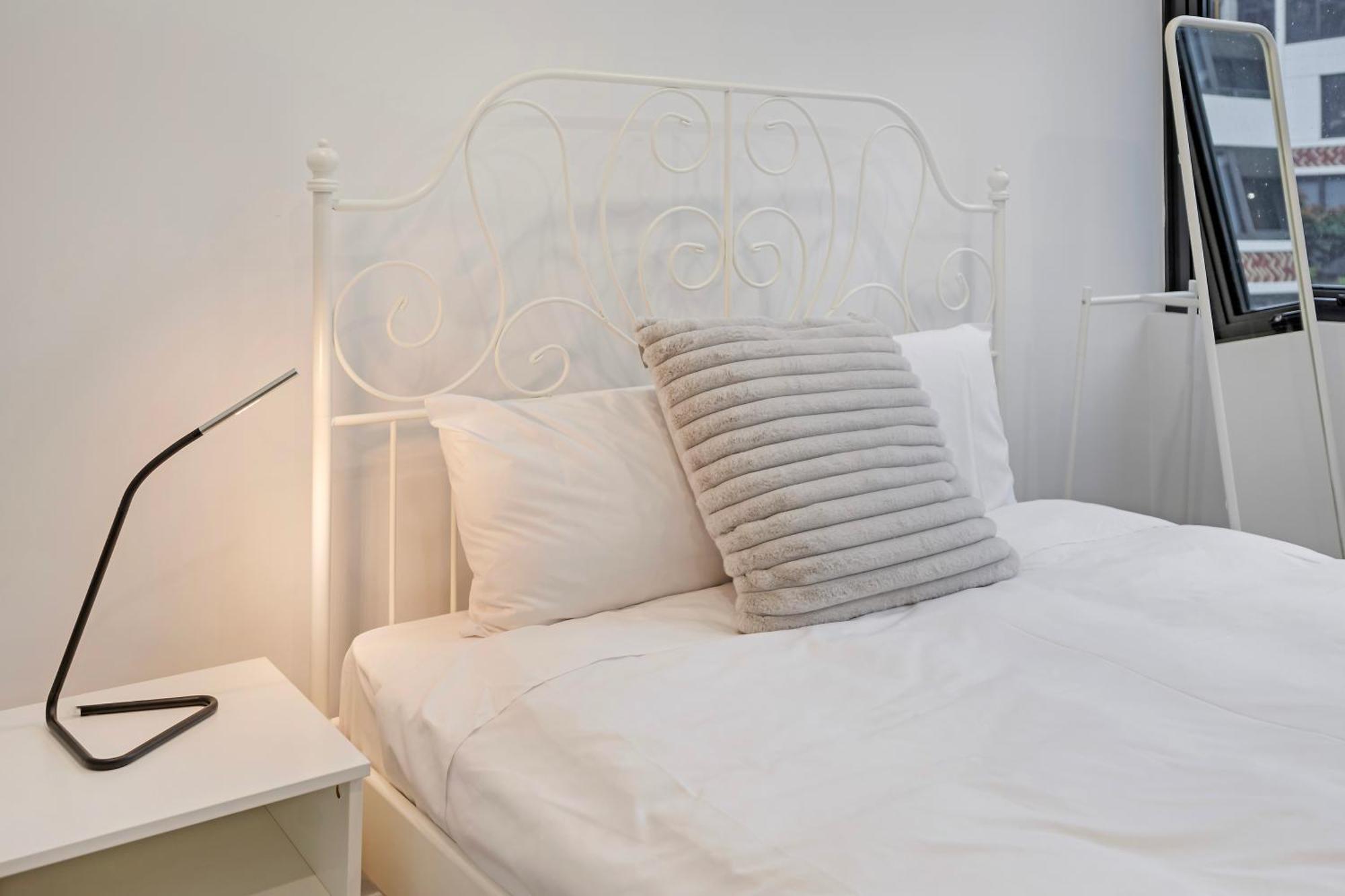 Apartment Chic Rosebery 2br With Easy Access