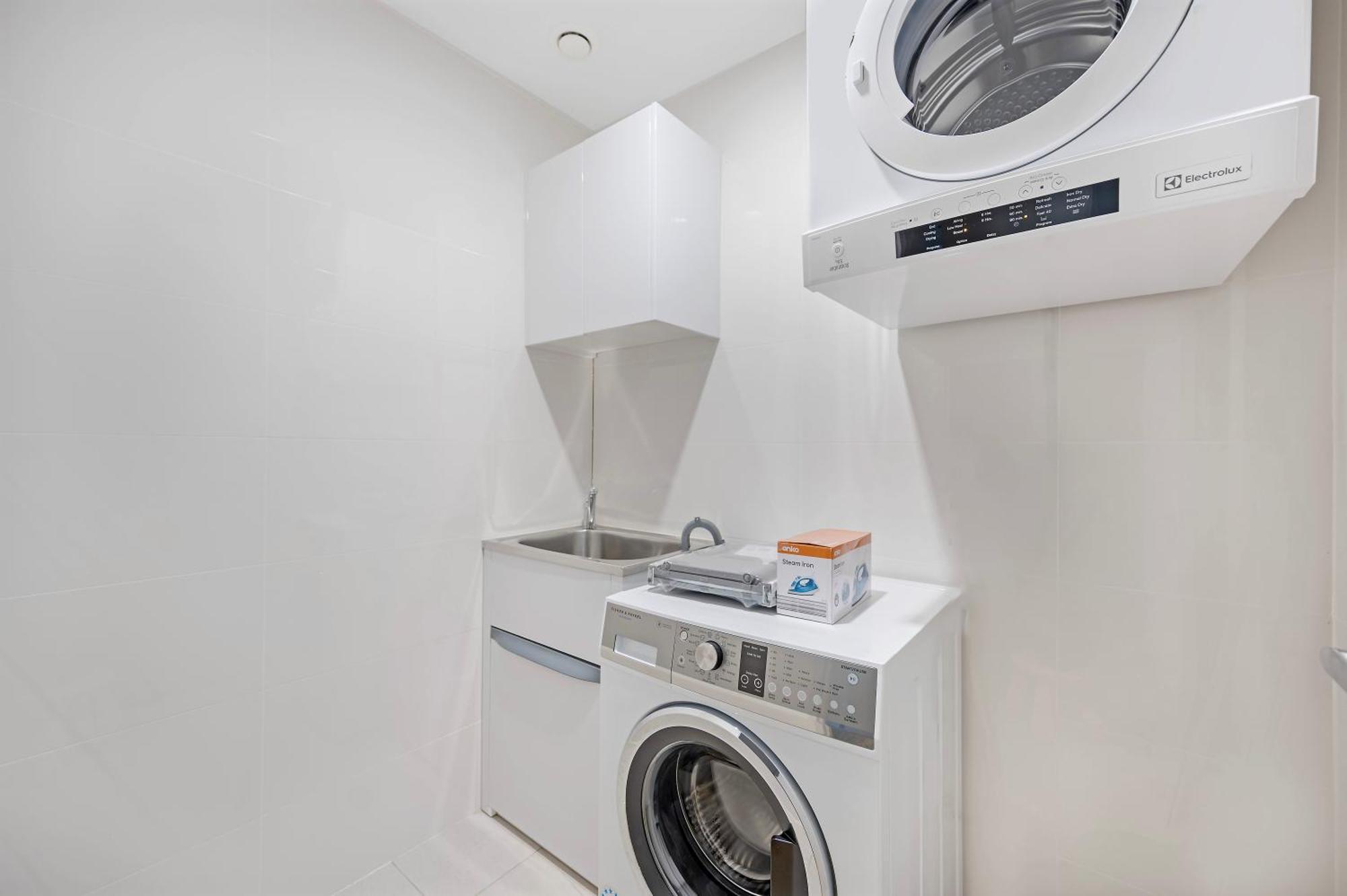 Chic Rosebery 2br With Easy Access Sydney